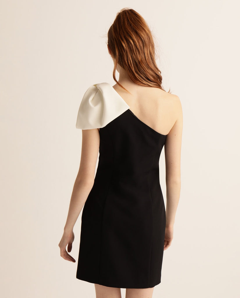 Zola One Shoulder Twist Bodycon Mini Dress • American Threads Trendy  Boutique – americanthreads