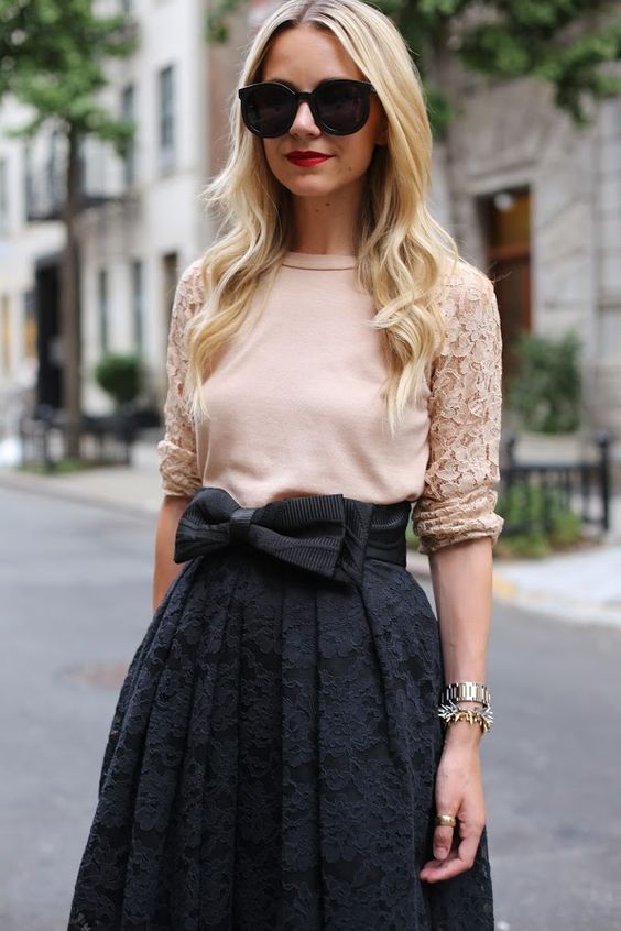 Lace skirt black hotsell